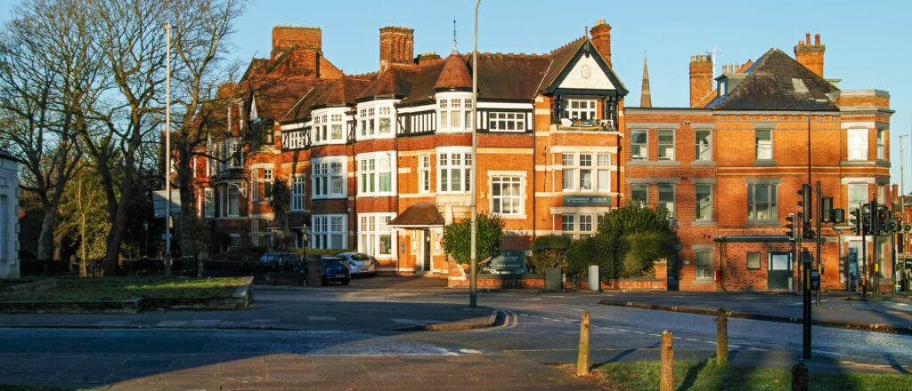 Strasse in Leiceister, Foto: Mark Hamilton / Unsplash